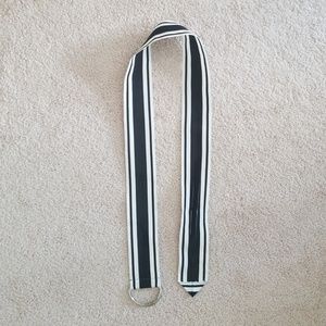 Black and white ribbon belt